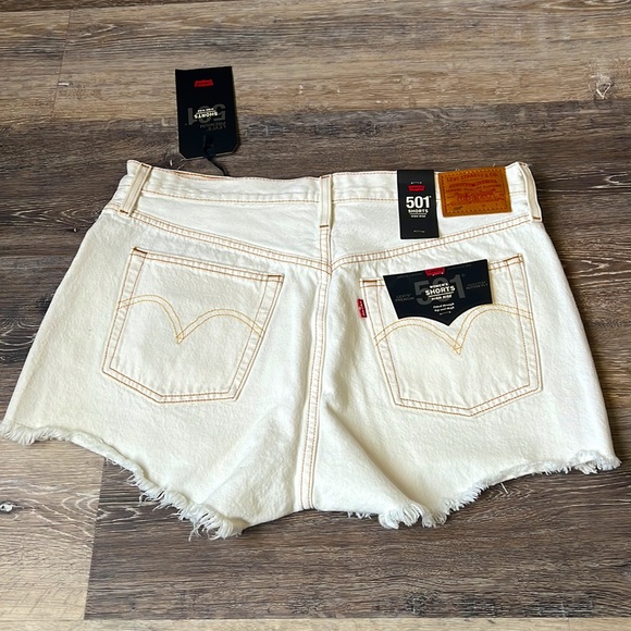 New High Rise Levis Premium 501 shorts Distressed Vintage look size 12 or 32 - Picture 4 of 6